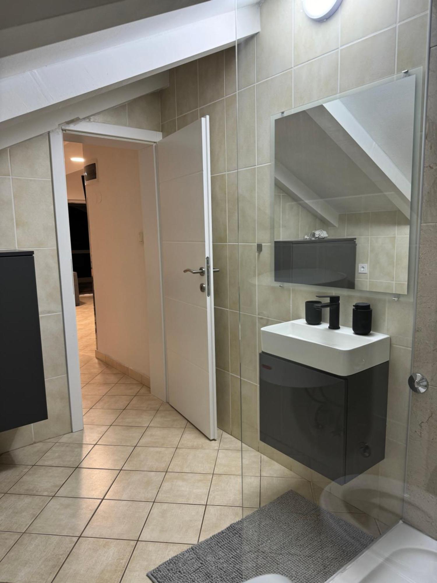 Apartmani Ivano Vir Luaran gambar