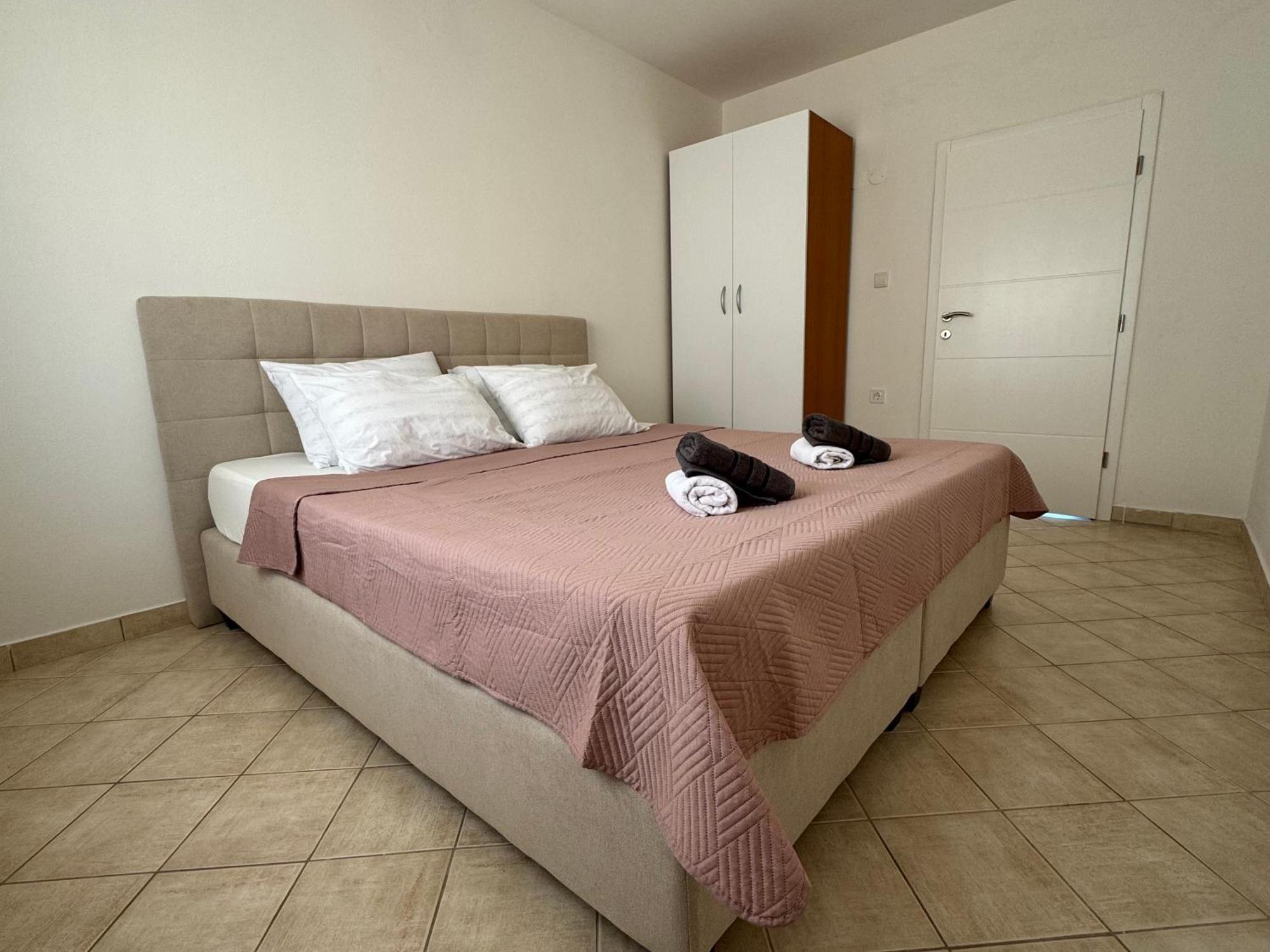 Apartmani Ivano Vir Luaran gambar